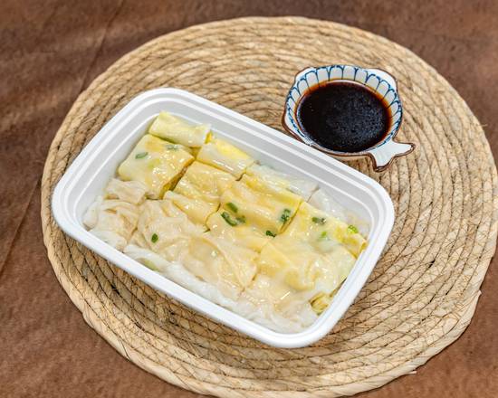 A2. Egg and Green Onion Rice Roll 葱花蛋肠